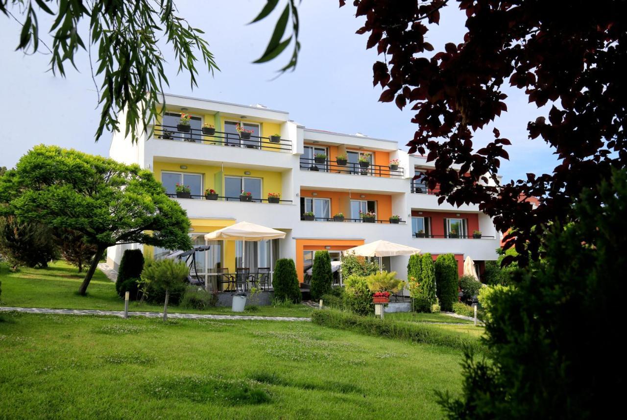 Stayinn Rainbow Houses Beachfront By Asteri Hotels Slantchev Briag Extérieur photo